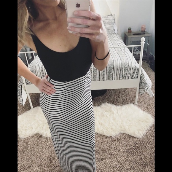 White House Black Market Dresses & Skirts - 🖤White House/Black Market Maxi Skirt🖤